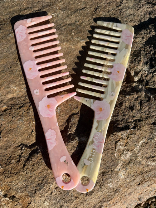 BYKAHLO Iconic Comb Pink Floral And Off White Floral - Lilla Fina Du