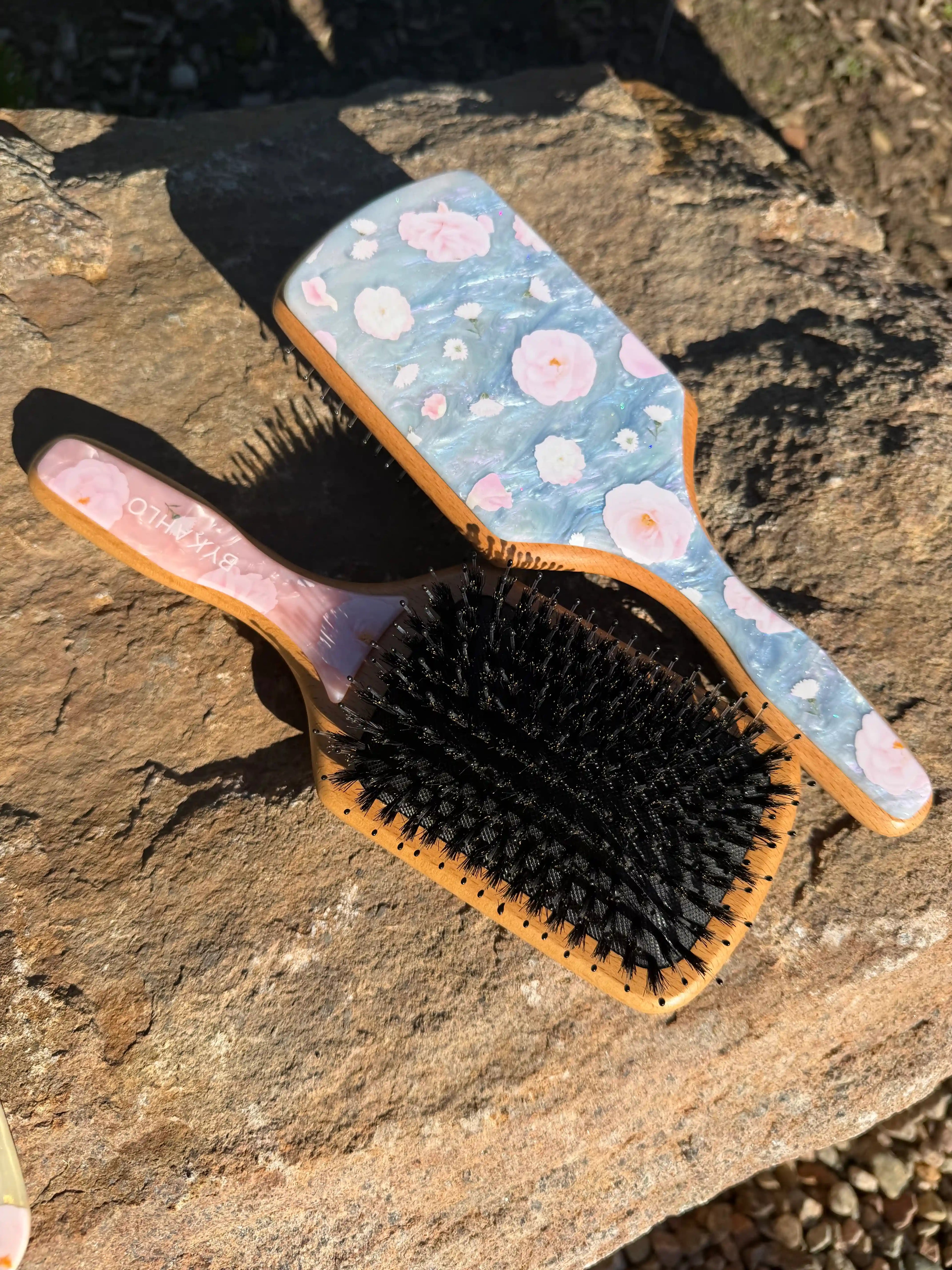 BYKAHLO Iconic Hairbrush Blue Floral - Lilla Fina Du