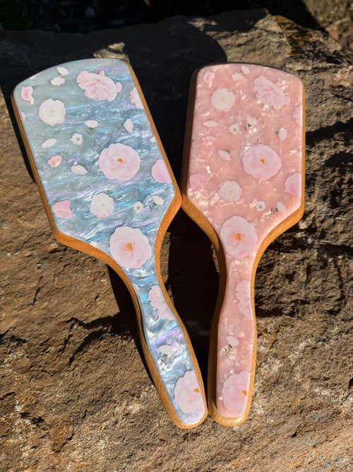 BYKAHLO Iconic Hairbrush Pink And Blue Floral - Lilla Fina Du
