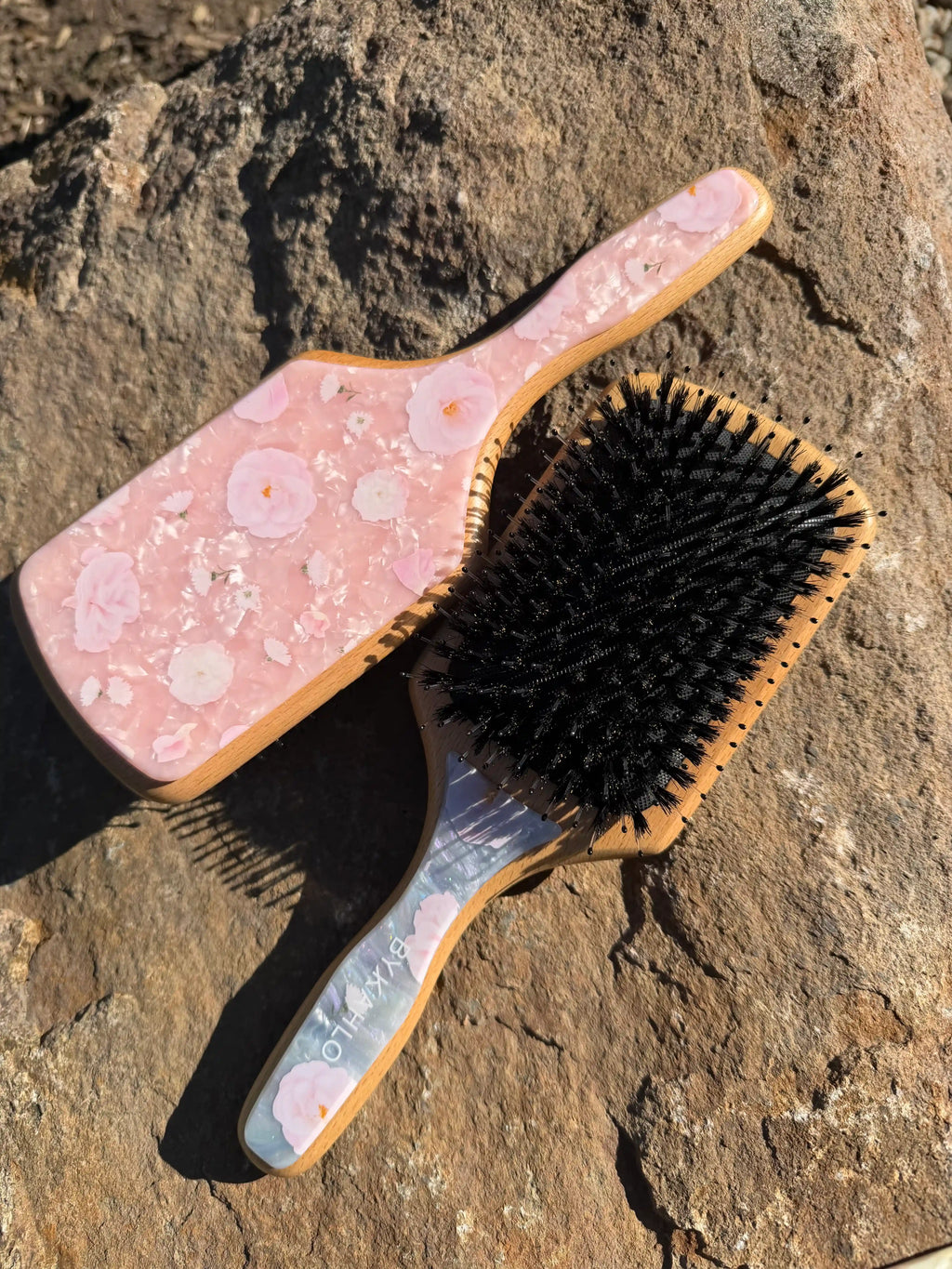 BYKAHLO Iconic Hairbrush Pink Floral - Lilla Fina Du